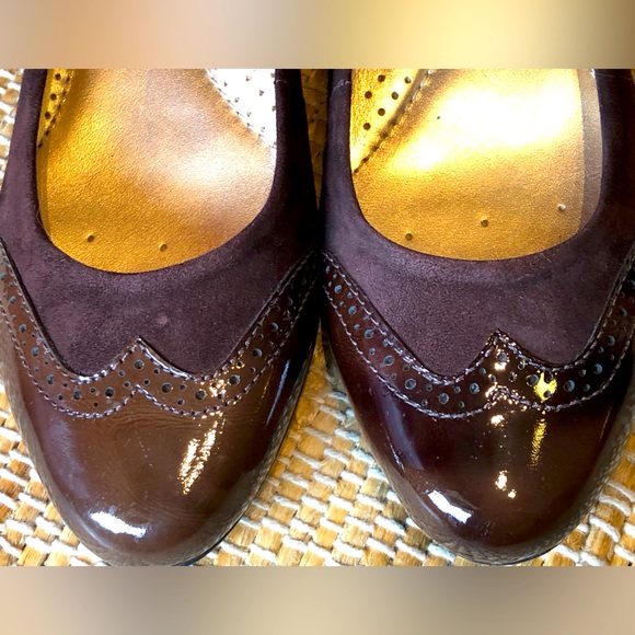 LL BEAN sz7.5 Chocolate brown ballet flats Patent/suede Wingtip design look new! - Picture 3 of 8